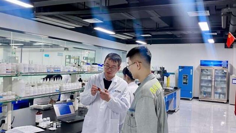 细胞培养与组织培养：探秘生物实验中的双剑客**